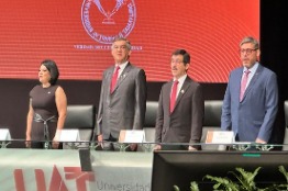 LAS UNIVERSIDADES DEL PAIS DEBE SER FORMADORAS DE PROFESIONALES CON UNA PROFUNDA CONCIENCIA SOCIAL Y DE SERVICIO A SUS COMUNIDADES