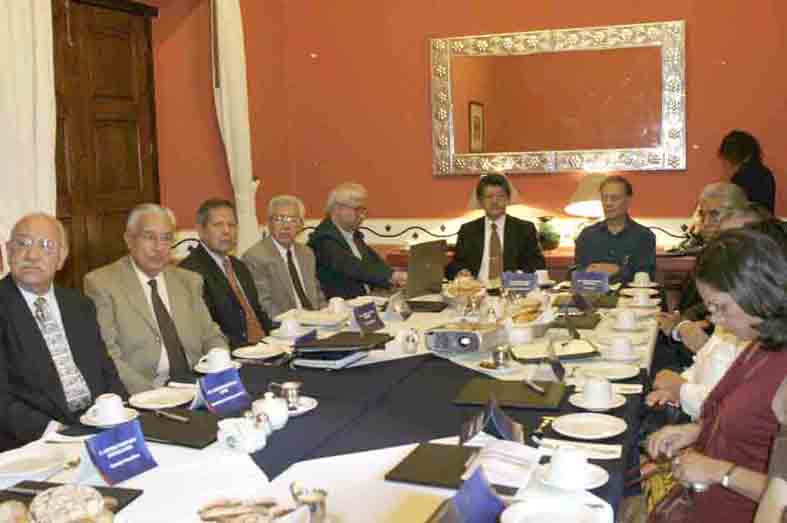 Afinan los detalles de la Fundación UABJO A. C.