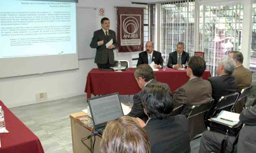 Rectores y Diputados acuerdan continuar trabajando por el fortalecimiento de la educación superior