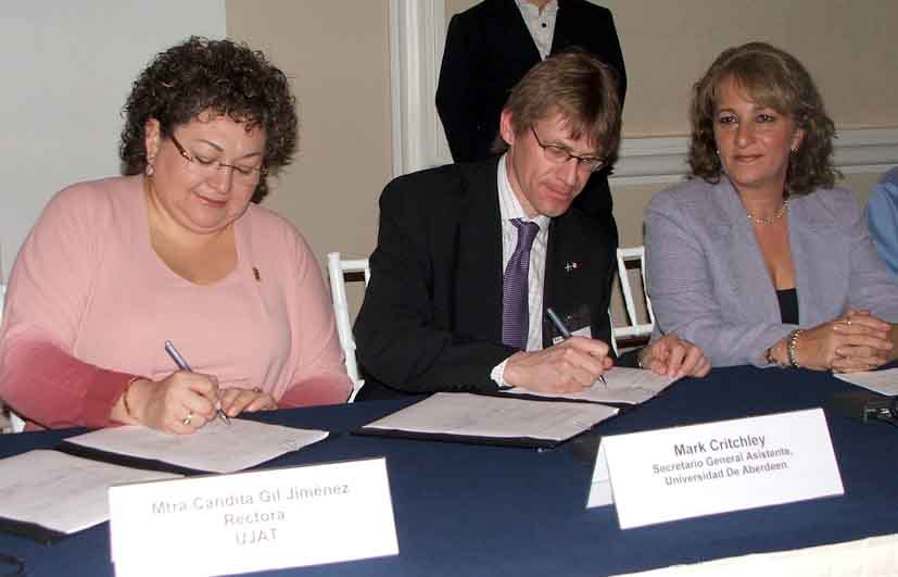 Firman UJAT y Universidad de Aberdeen convenio en materia energética