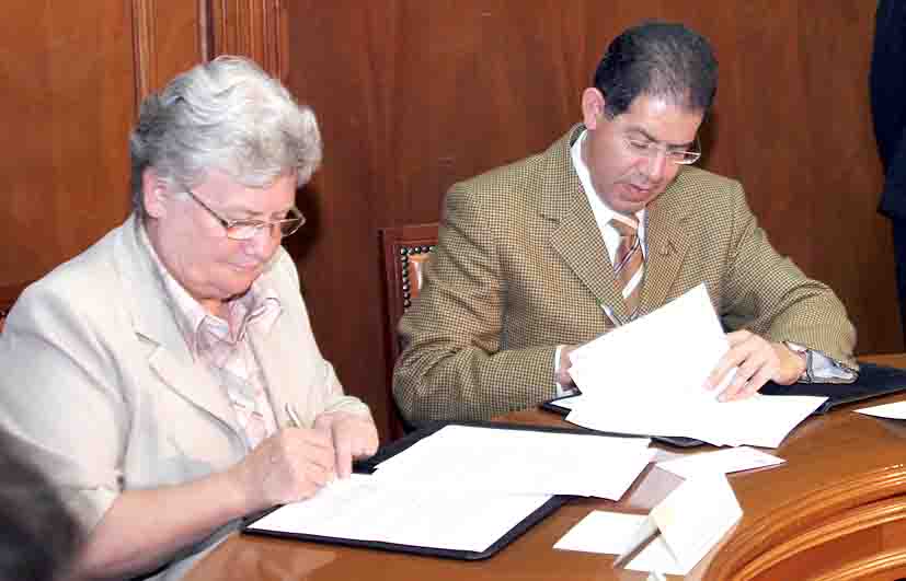 Abren oportunidades de estudio en Polonia para estudiantes mexiquenses