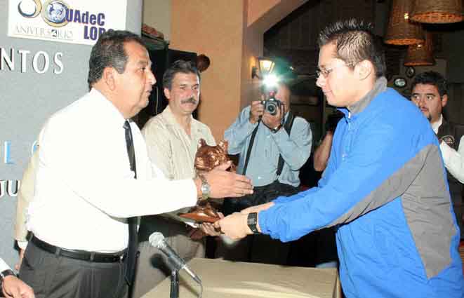Reconocen en la Universidad Autónoma de Coahuila a deportistas que participaron en la Universiada Nacional 2007