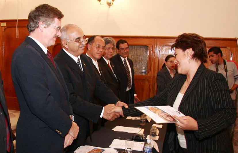 Concluyen profesores de la Universidad de Guanajuato doctorado en Estudios Organizacionales