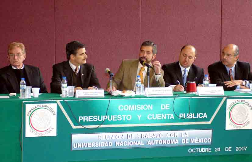 Pide De la Fuente a diputados aumentar el presupuesto de universidades públicas del país