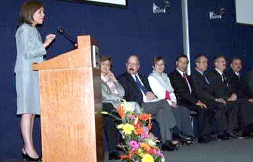 Propuso la titular de la SEP un acuerdo para estrechar los vínculos entre la ciencia y la educación