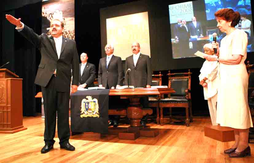 Mario García, rindió protesta como rector de la Universidad Autónoma de San Luis Potosí para el periodo 2008-2012