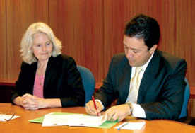 La UAEH concreta lazos de colaboración en beneficio de connacionales