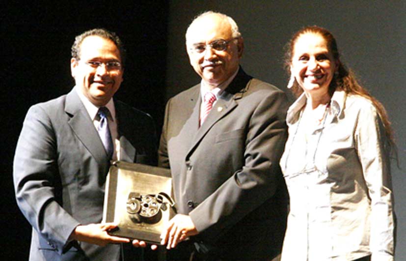 Reconocen al Cine Club de la Universidad de Guanajuato en el festival Expresión en Corto.