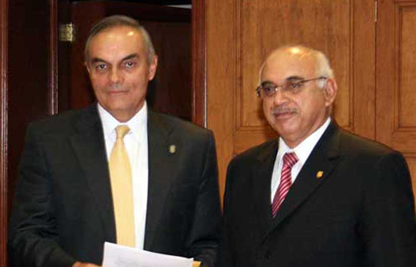 La Universidad de Guanajuato comparte curtidor ecológico con Stahl y firman convenio de colaboración