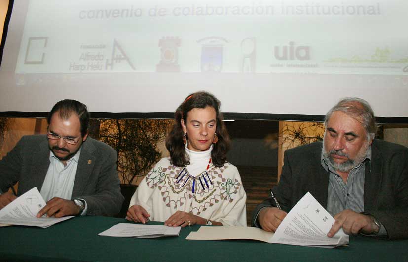 Firma la UABJO convenio de colaboración con fundación Harp Helú y Colegio de Arquitectos