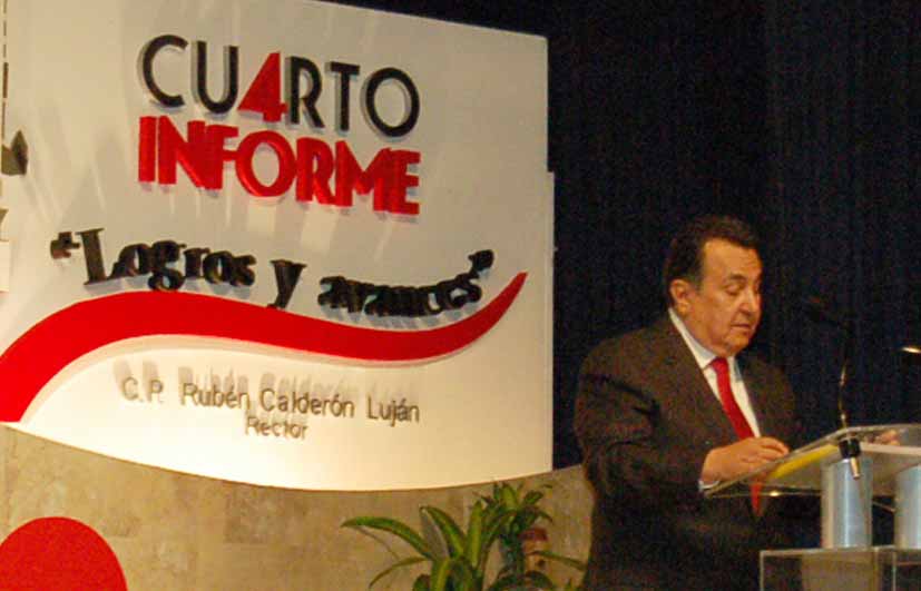 Rubén Calderón Luján, rindió su cuarto informe ante la Universidad Juárez del Estado de Durango.