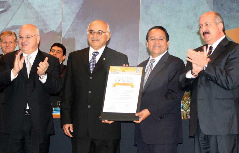La Universidad de Guanajuato recibió el Premio SEP-ANUIES
