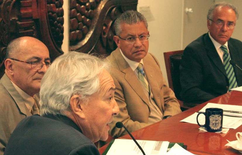 Crea UV comisión para festejar el Bicentenario de la Independencia y el Centenario de la Revolución.