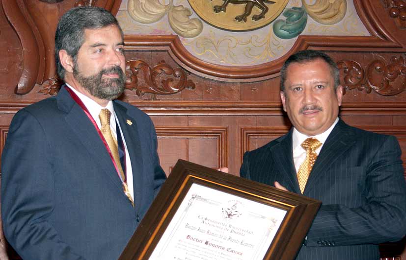 Recibió Juan Ramón de la Fuente Doctorado Honoris Causa de la BUAP