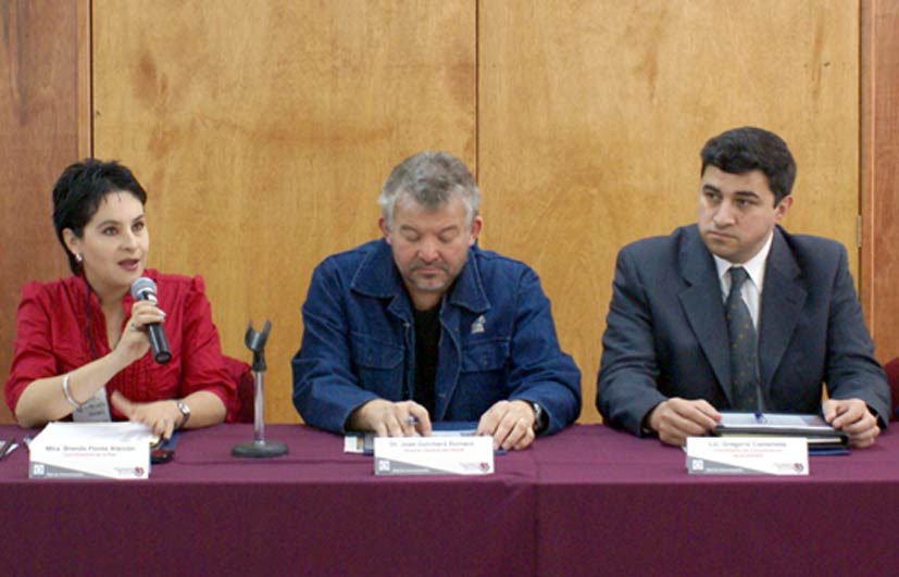 Celebran 100 emisiones del programa Horizontes Centro Sur Radio