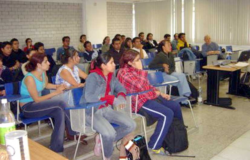 Se suspenden clases en todo el país para reducir riesgos de extensión del virus de influenza porcina