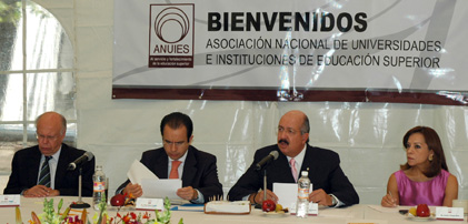 PAN ofrece a ANUIES presupuestos multianuales, a educación, salud y alimentación