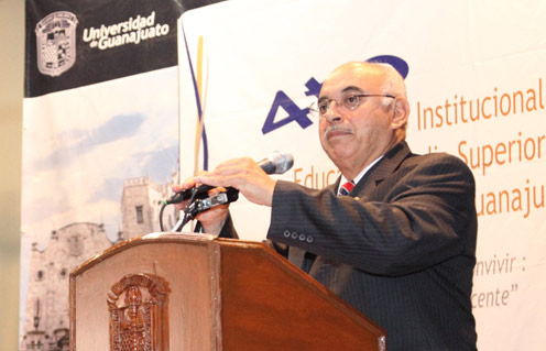 Inauguran en la UG el foro Aprender a Ser y a Convivir: Una Competencia Docente