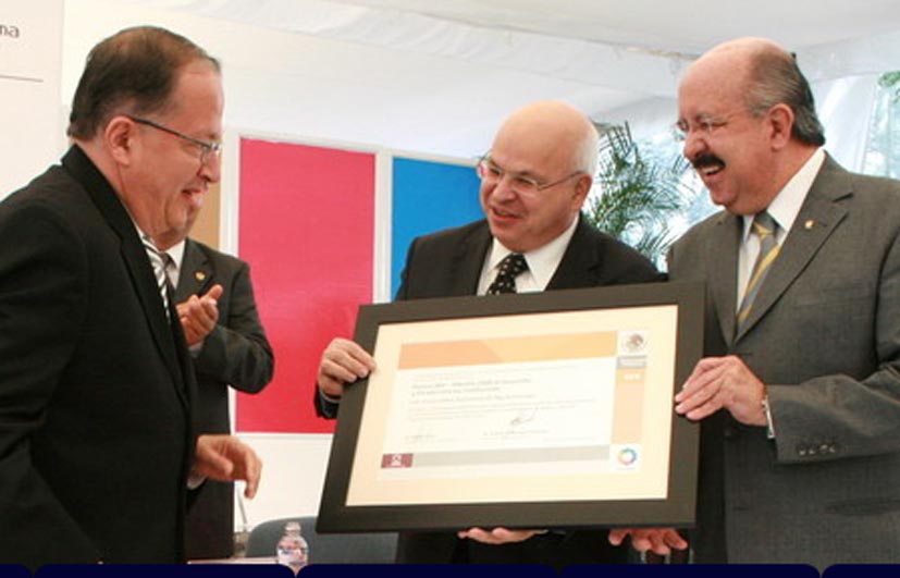 La Universidad Autónoma de Aguascalientes recibió el Premio SEP-ANUIES 2009