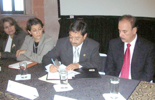 Inauguran en la UAZ la Primera Reunión de Materiales 2009