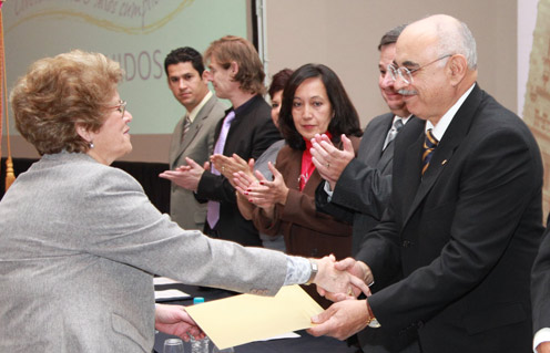 Conmemoran 50 años de la Licenciatura en Contador Público de la UG
