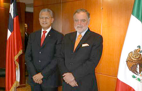 Organizan UV y Chile diálogo intelectual histórico para conmemorar bicentenarios 