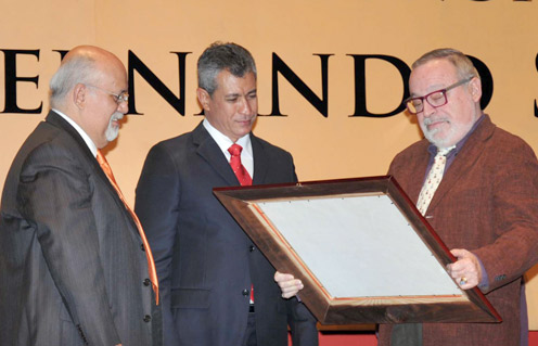 Recibe Fernando Savater doctorado Honoris Causa en la Universidad de Colima