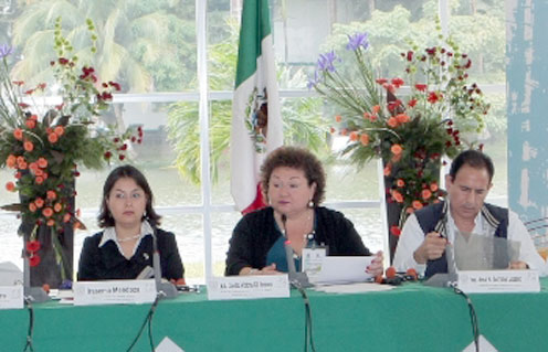 Foro sobre petróleo reúne en la UJAT a expertos de México y Reino Unido