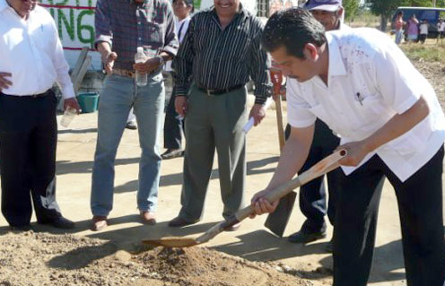 Colocan la primera piedra de la Unidad Académica de Zimatlán en Oaxaca
