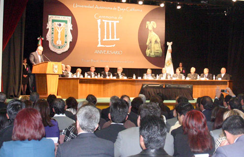 Celebra UABC 53 años de su fundación