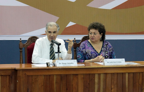 Diego Valadés llama en la UJAT a implementar una reforma de estado