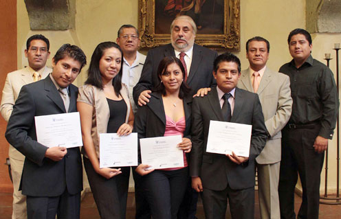 UABJO, primer lugar nacional en competencia de juicios orales