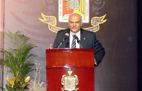 Juan López Salazar toma protesta como rector de la Universidad Autónoma de Nayarit