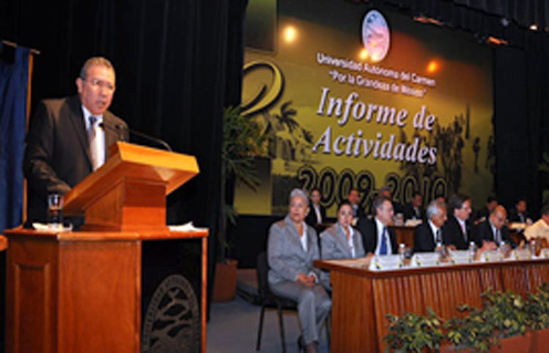 Rindió su Segundo Informe de Labores al frente de la UNACAR