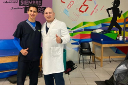 El joven colombiano Stiven Bernal, concluye su movilidad académica en Fisioterapia en la Facultad de Medicina de la Nueva Universidad