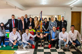 Estudiantes de Ingeniería de la UASLP, diseñan y donan arnés para desarrollar motricidad en infantes con síndrome de Down 