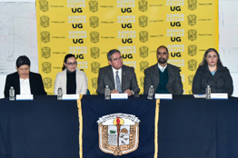 Se integran 135 abejas a “La Colmena Universitaria” de la División de Ciencias de la Salud del Campus León UG 