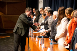 Entregan reconocimiento por excelencia académica a 241 egresados de la UASLP 