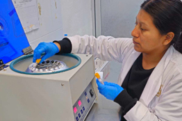 Apegada al humanismo y a la ética, la Nueva Universidad ofrece a través del CIDOCS diversos servicios en sus laboratorios de análisis clínicos  