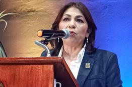 Rinde María del Carmen Vázquez Velasco el informe del primer año de su gestión en la Facultad de Ciencias Administrativas de la UNACH