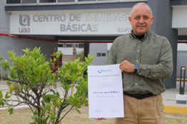 Biólogo de la UAA recibe premio nacional por su destacada trayectoria en las Ciencias Biológicas