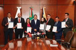 Entrega Rector de la UAdeC más Nombramientos entre ellos Oficialía Mayor, Difusión Cultural y Deportes