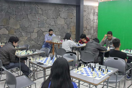 Selección de Ajedrez UV se prepara para Universiada Estatal 2024