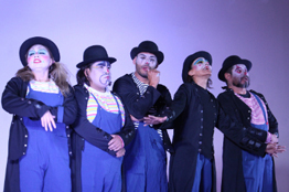 Clown Quijote de la Mancha cautiva a la comunidad de la UAEH