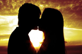 Besar y ser besados resulta benéfico para nuestra salud 