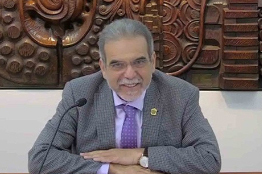 UV reconoce importancia de internacionalización solidaria: Rector