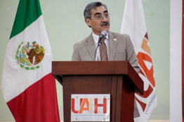 UAEH reconoce el desempeño académico de más de 780 docentes Garza