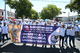 En el marco del Día del Trabajo, poco más de 30 mil universitarios marchan y exigen un alto a la persecución política y respeto a la Autonomía de la UAS