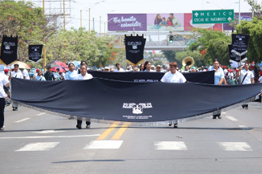 Participan escuelas de la UAEM en desfile Cívico Militar en Cuautla