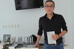 El Dr. Daniel Ayala Bertoglio presentó “Sentido y resistencia en la obra ensayística de Tomás Segovia” en la DICIS